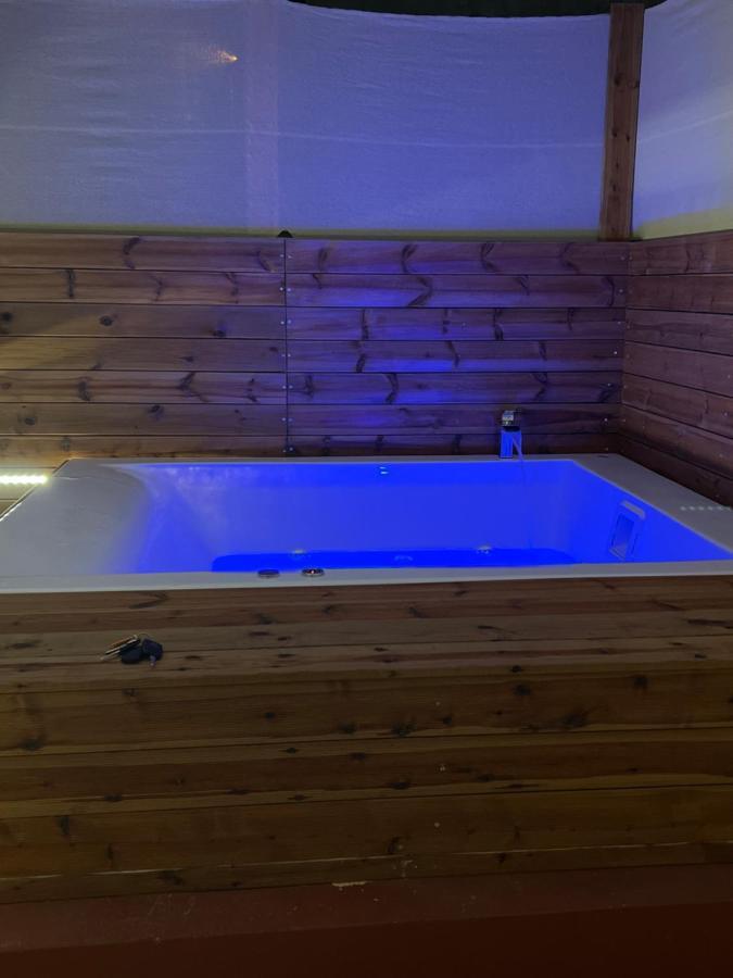 Jacuzzi Studio Close To Athens Airport!! Pallini  Exterior photo