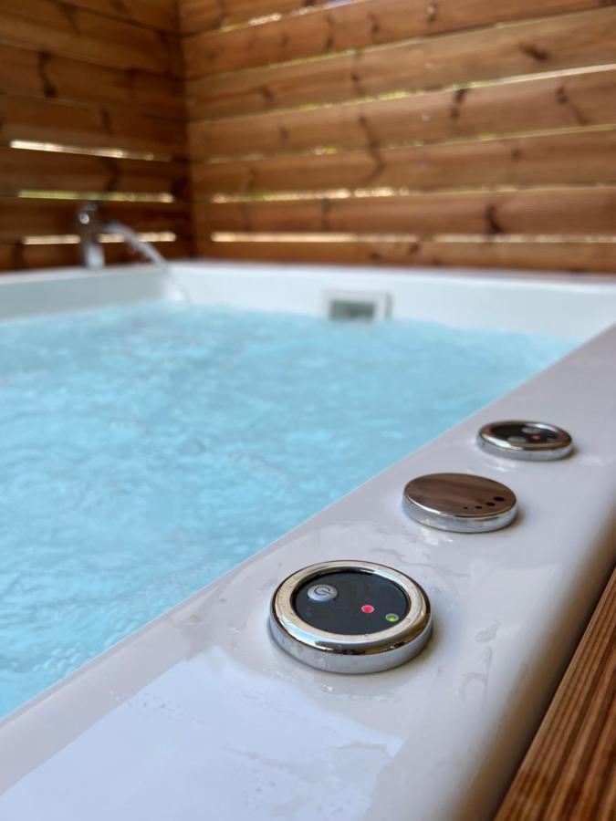 Jacuzzi Studio Close To Athens Airport!! Pallini  Exterior photo