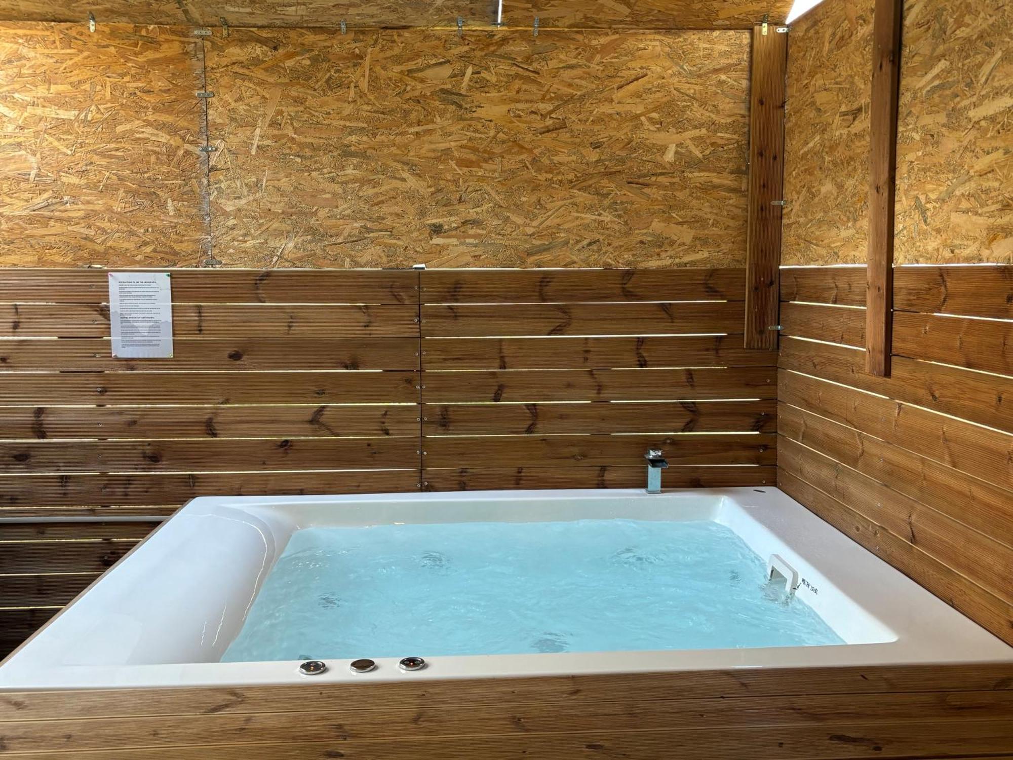 Jacuzzi Studio Close To Athens Airport!! Pallini  Exterior photo